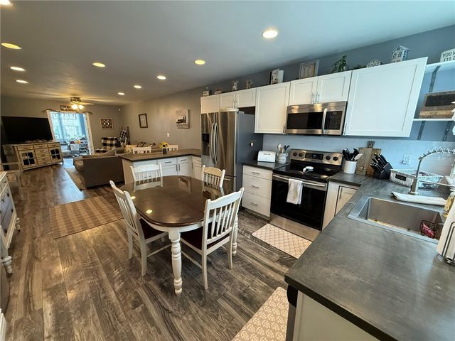 908 Evergreen Ave, Millvale, PA 15209