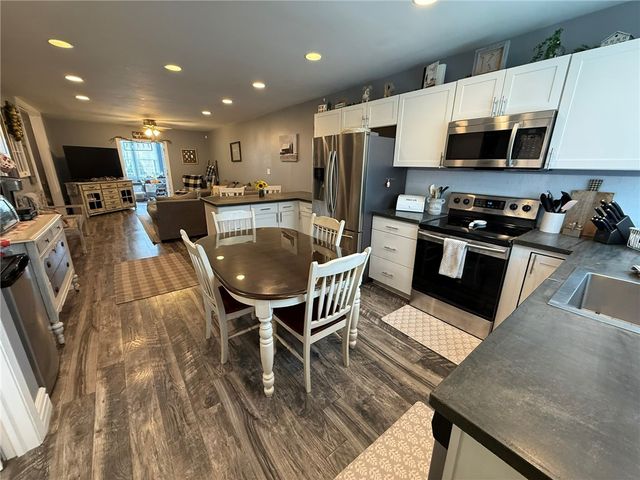 908 Evergreen Ave, Millvale, PA 15209