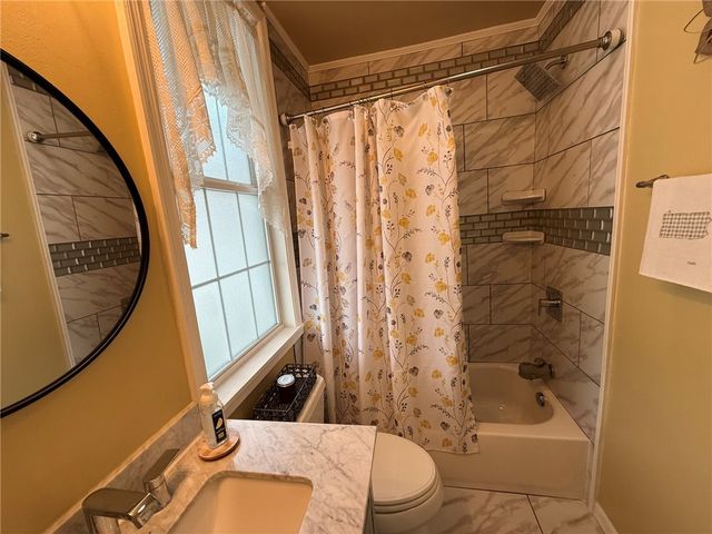 908 Evergreen Ave, Millvale, PA 15209