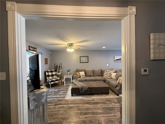 908 Evergreen Ave, Millvale, PA 15209