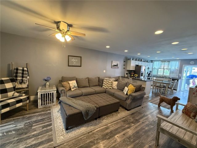 908 Evergreen Ave, Millvale, PA 15209