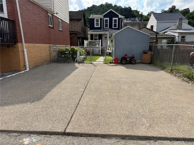 908 Evergreen Ave, Millvale, PA 15209