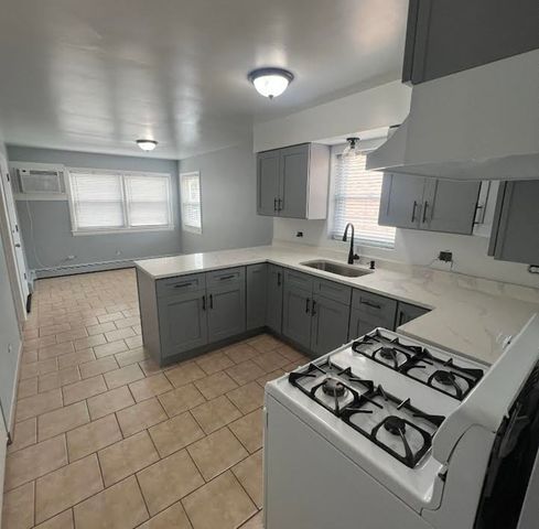 5441 S Latrobe Avenue 2, Chicago, IL 60638