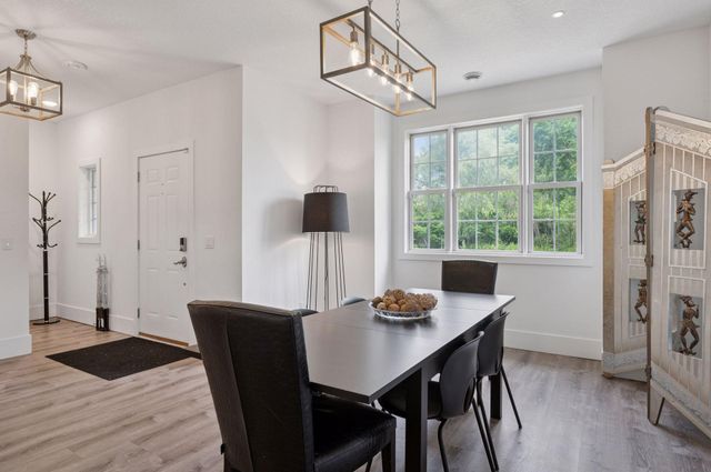 1032 Gardner Street E, Wayzata, MN 55391