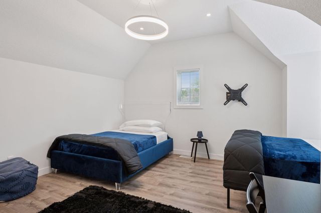 1032 Gardner Street E, Wayzata, MN 55391