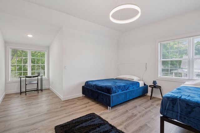 1032 Gardner Street E, Wayzata, MN 55391