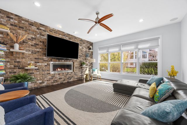4328 Winterberry Avenue, Naperville, IL 60564