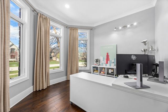 4328 Winterberry Avenue, Naperville, IL 60564