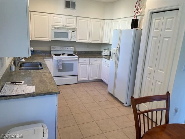 2288 Ashton Oaks LN 7-103, Naples, FL 34109