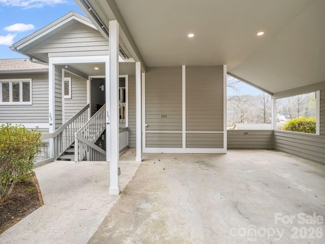 303 Golfside Drive, Flat Rock, NC 28731