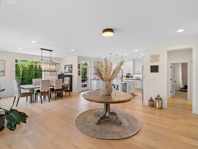 9010 Sw INEZ St, Tigard, OR 97224