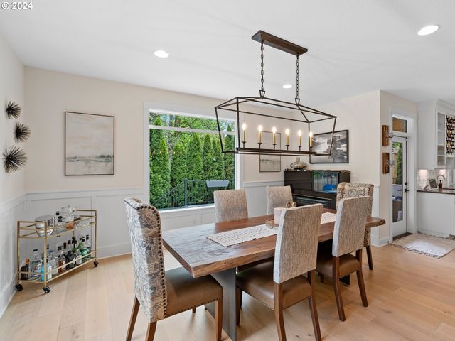 9010 Sw INEZ St, Tigard, OR 97224