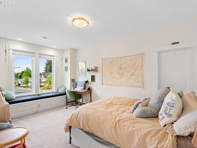 9010 Sw INEZ St, Tigard, OR 97224