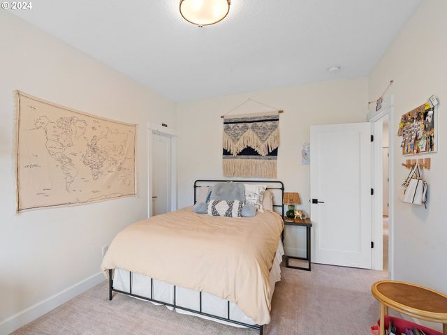 9010 Sw INEZ St, Tigard, OR 97224