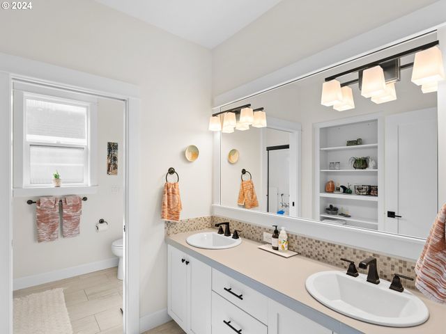 9010 Sw INEZ St, Tigard, OR 97224