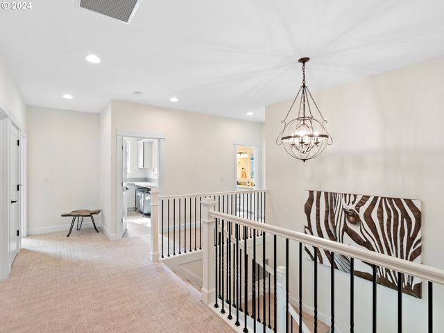 9010 Sw INEZ St, Tigard, OR 97224