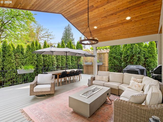 9010 Sw INEZ St, Tigard, OR 97224