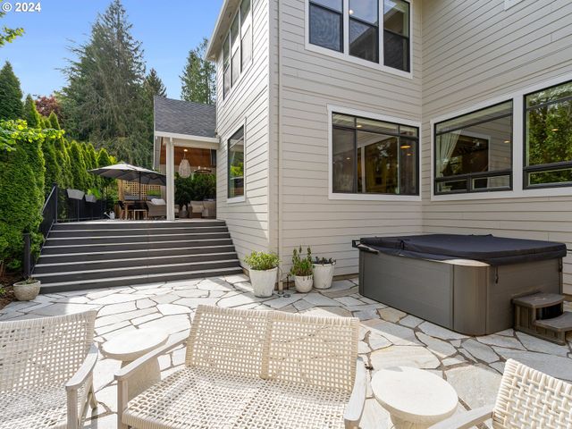 9010 Sw INEZ St, Tigard, OR 97224