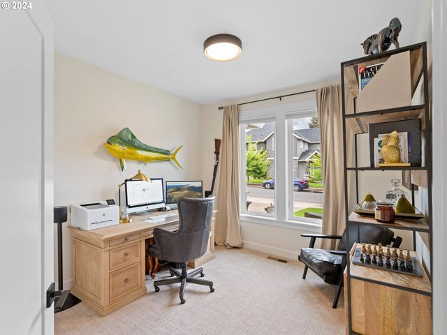 9010 Sw INEZ St, Tigard, OR 97224