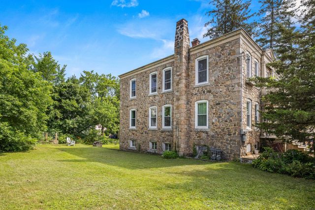 30 Rosedale Avenue, Manchester, NH 03103
