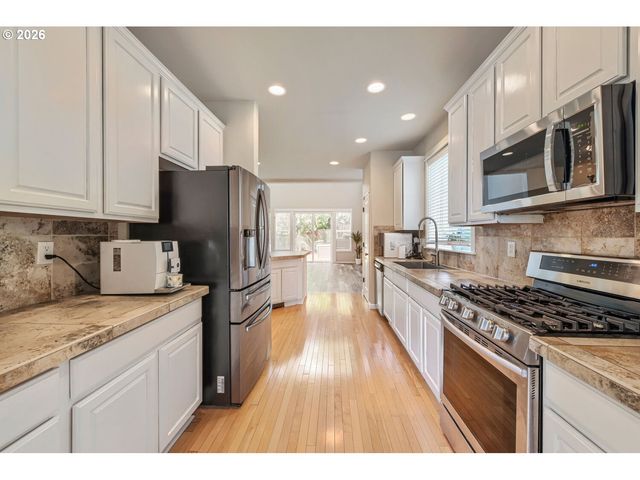 15858 Se CHELSEA MORNING Dr, Happy Valley, OR 97086