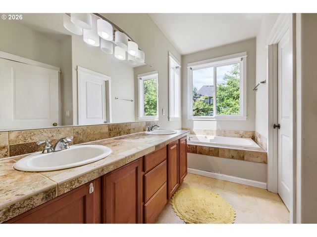 15858 Se CHELSEA MORNING Dr, Happy Valley, OR 97086