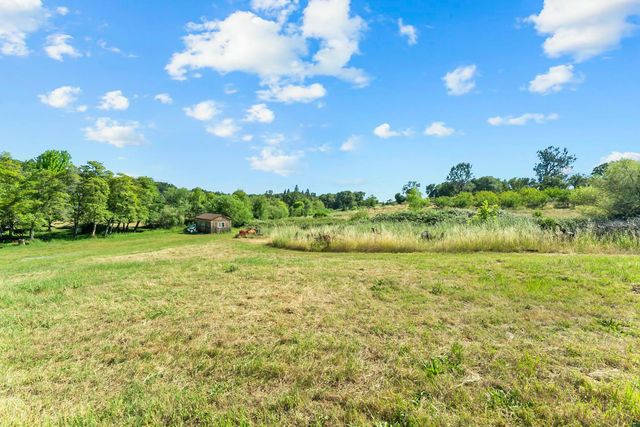 2105 Precision Pl, Auburn, CA 95603