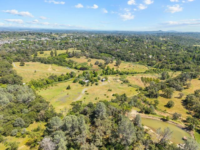 2105 Precision Pl, Auburn, CA 95603