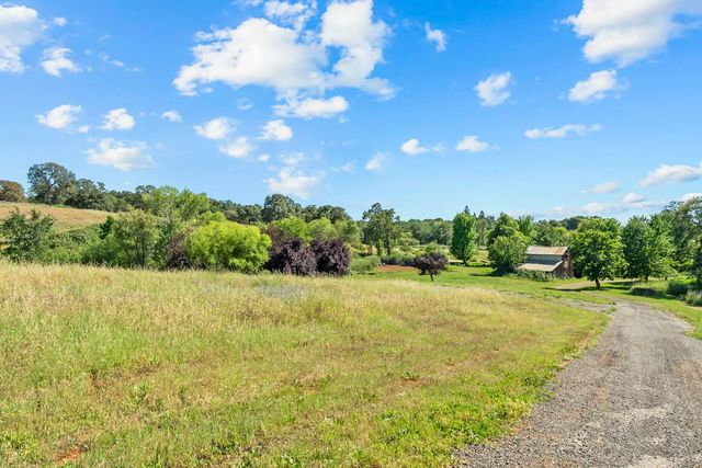 2105 Precision Pl, Auburn, CA 95603