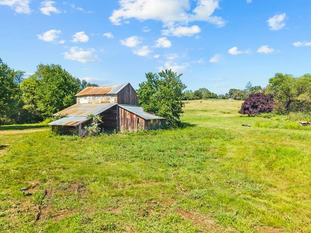 2105 Precision Pl, Auburn, CA 95603