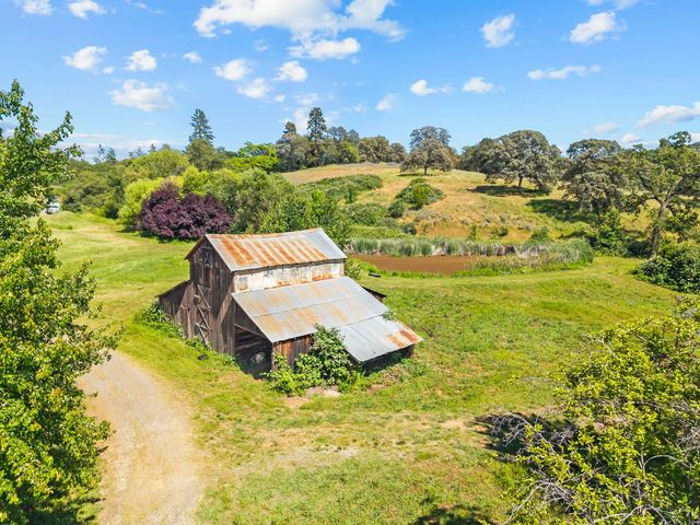 2105 Precision Pl, Auburn, CA 95603