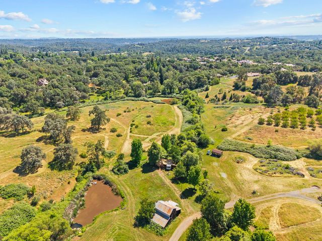 2105 Precision Pl, Auburn, CA 95603
