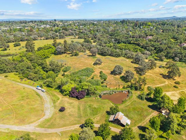 2105 Precision Pl, Auburn, CA 95603