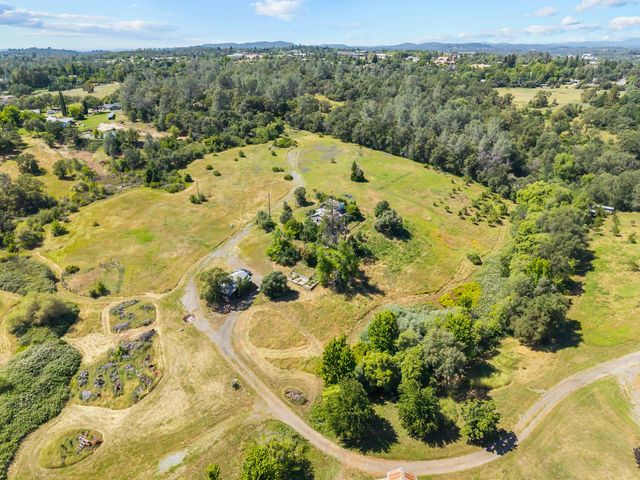2105 Precision Pl, Auburn, CA 95603