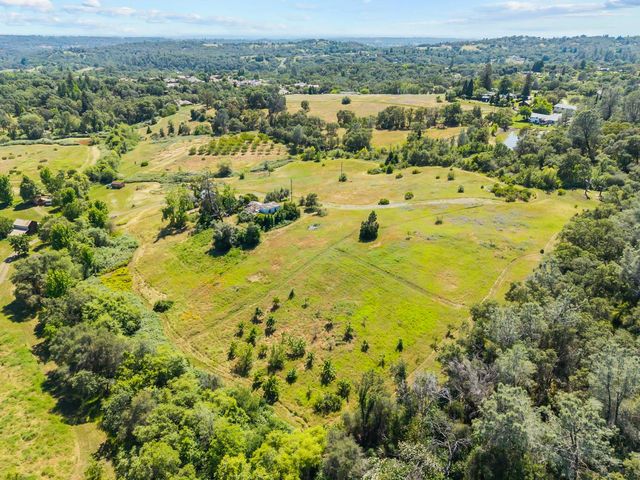 2105 Precision Pl, Auburn, CA 95603
