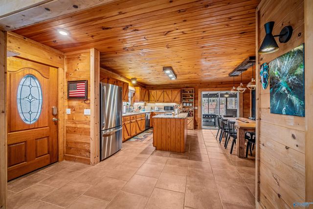 611-1 Cove Road, Mentone, AL 35984