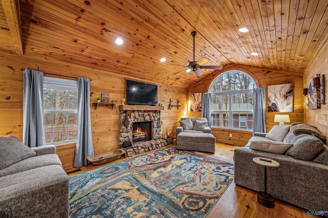 611-1 Cove Road, Mentone, AL 35984