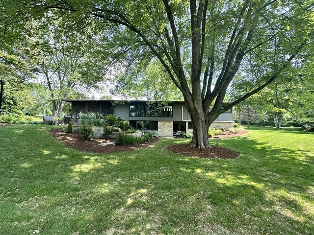 8221 Fairmont LANE, Greendale, WI 53129