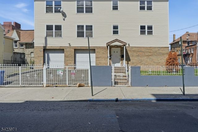 172 Carroll St, Paterson City, NJ 07501