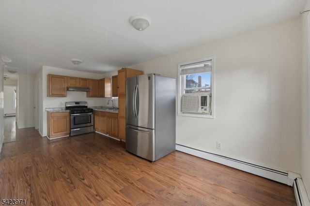 172 Carroll St, Paterson City, NJ 07501