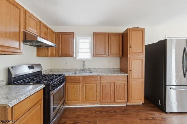 172 Carroll St, Paterson City, NJ 07501