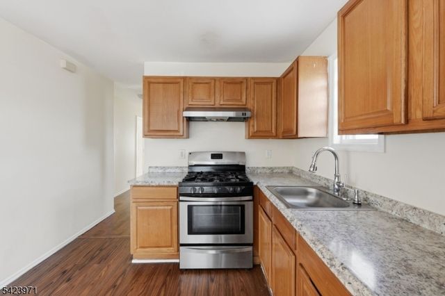 172 Carroll St, Paterson City, NJ 07501