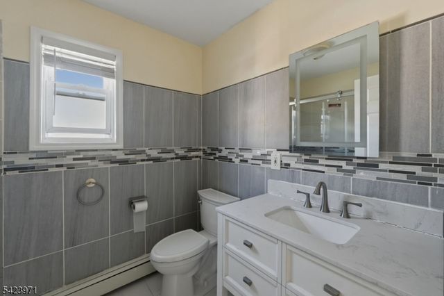 172 Carroll St, Paterson City, NJ 07501