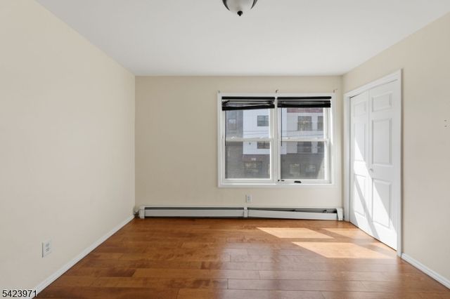 172 Carroll St, Paterson City, NJ 07501