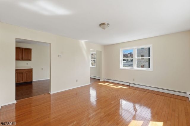 172 Carroll St, Paterson City, NJ 07501