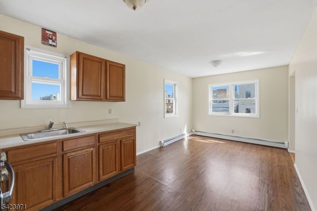 172 Carroll St, Paterson City, NJ 07501