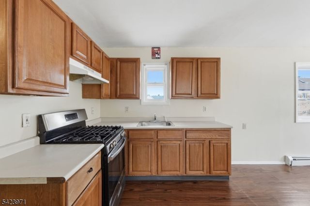 172 Carroll St, Paterson City, NJ 07501