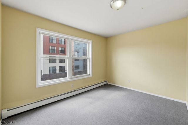 172 Carroll St, Paterson City, NJ 07501