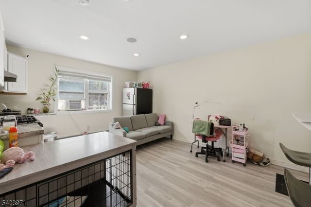 172 Carroll St, Paterson City, NJ 07501