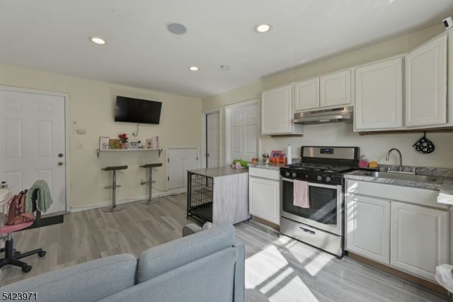 172 Carroll St, Paterson City, NJ 07501